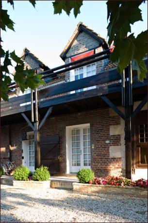 Отель Auberge A La Bonne Idee Saint-Jean-aux-Bois  Экстерьер фото